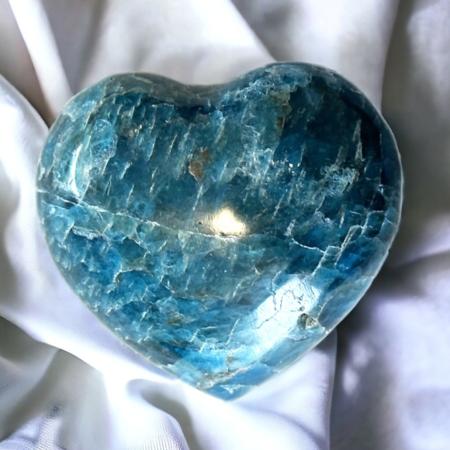 Coeur apatite bleue Madagascar A+ 40-45mm